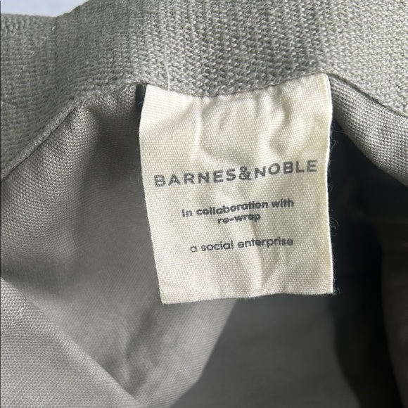 Barnes & Noble Gray and Cream Tote Bag - Picture 4 of 7